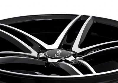 Brock B33 Felgendetails 3