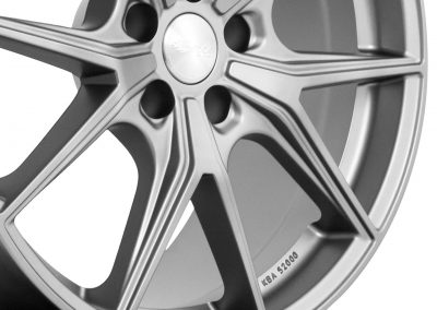 Brock B40 Felgendetails 1