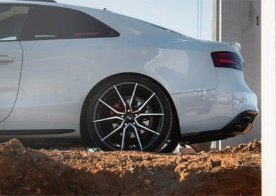 20 Zoll Alufelgen Brock B42 für den Audi A5 in Schwarz Poliert